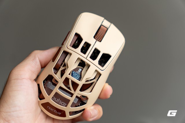 Mang hẳn quạt Noctua v&agrave;o Feinmann F01, Pulsar l&agrave;m ra con chuột &ldquo;m&aacute;t tay&rdquo; nhất t&ocirc;i từng d&ugrave;ng- Ảnh 11.