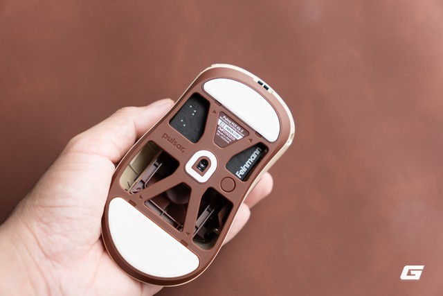 Mang hẳn quạt Noctua v&agrave;o Feinmann F01, Pulsar l&agrave;m ra con chuột &ldquo;m&aacute;t tay&rdquo; nhất t&ocirc;i từng d&ugrave;ng- Ảnh 18.