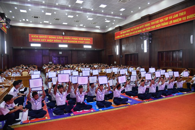 Tuổi trẻ Bộ Tư lệnh Vùng Cảnh sát biển 4: Tự hào truyền thống, vững bước tương lai - Ảnh 3.