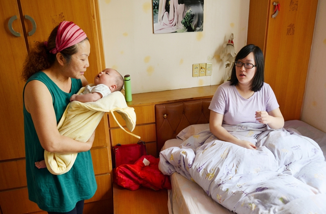 Mẹ chồng l&ecirc;n chăm ch&aacute;u mới một tuần, t&ocirc;i đ&atilde; muốn b&agrave; về ngay v&igrave; những 