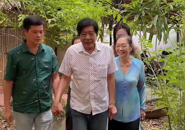 Nam NSND miền nam 74 tuổi kể chuyện tình yêu với vợ giấu mặt - Ảnh 2.