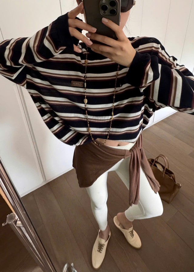 Chiếc áo cứ trời se lạnh là hot, mặc kiểu gì cũng thành người xinh!- Ảnh 16.