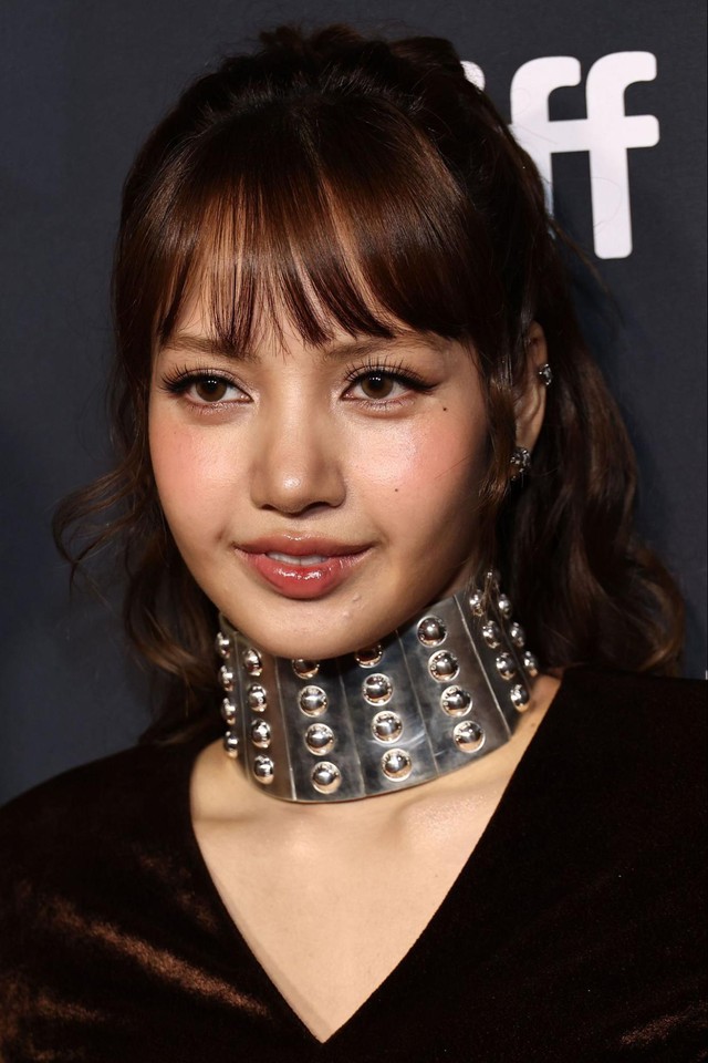 Lisa (BLACKPINK) c&oacute; nhiều điều bất m&atilde;n - Ảnh 7.