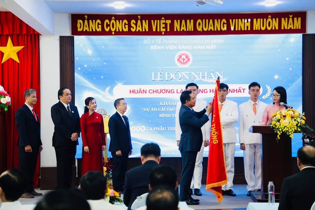 Bệnh viện Răng Hàm Mặt Thành phố Hồ Chí Minh và hành trình 50 năm: Khi lòng nhân ái và trí tuệ nâng tầm y thuật - Ảnh 1.