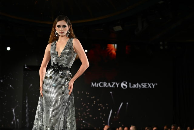 Mr CRAZY & Lady SEXY tr&igrave;nh l&agrave;ng BST Thu Đ&ocirc;ng 2026 tr&ecirc;n s&agrave;n diễn RUNWAY 7 danh tiếng của Mỹ - Ảnh 14.