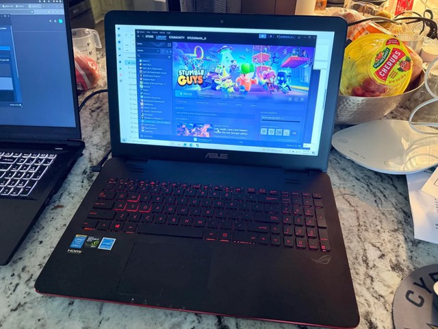 Chăm lục b&atilde;i r&aacute;c mỗi tuần, thanh ni&ecirc;n nhặt đủ linh kiện dựng m&aacute;y chủ, hồi sinh cả laptop gaming- Ảnh 7.