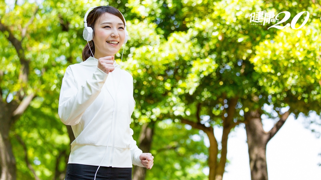 Kh&ocirc;ng cần tập qu&aacute; nặng: Chỉ hơn 1 giờ đi bộ nhanh mỗi tuần đ&atilde; c&oacute; thể gi&uacute;p cải thiện cholesterol? - Ảnh 4.