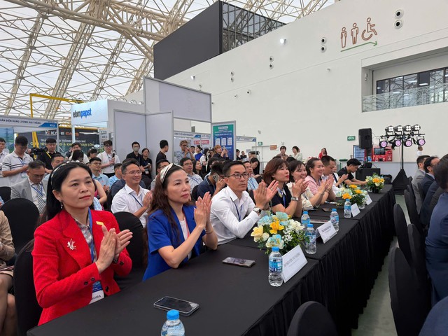 Hội Doanh nghiệp trẻ Hà Nội tham dự Lễ khai mạc Triển lãm Viet Industry 2026 - Ảnh 3.