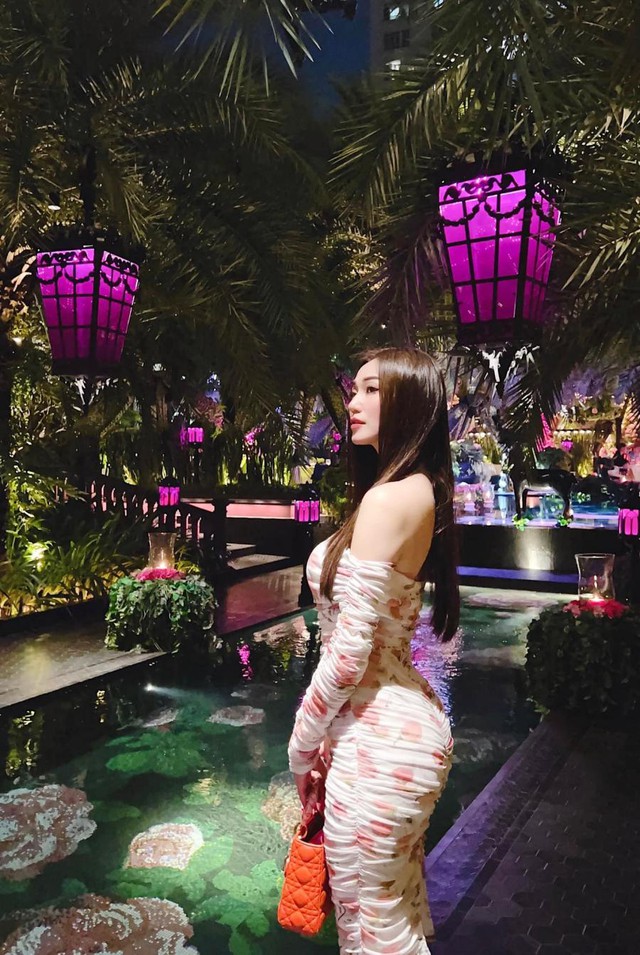 Nữ nghệ sĩ U40 tuy&ecirc;n bố kh&ocirc;ng lấy chồng, sống an y&ecirc;n trong t&ograve;a nh&agrave; 7 tầng ở đường Điện Bi&ecirc;n Phủ - Ảnh 1.