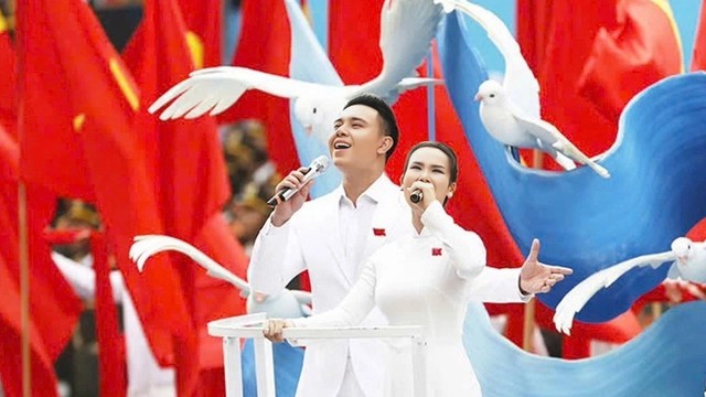 Việt Nam có ca khúc 10 tỷ views cả nước thuộc lòng: Được Ban Tuyên giáo khen thưởng, nhạc sĩ mua hẳn 2 căn nhà - Ảnh 1.