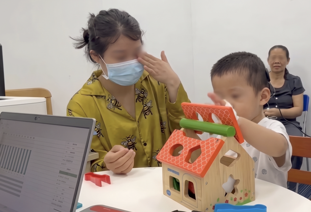 Mở ra cơ hội nghe cho trẻ điếc bẩm sinh phức tạp - Ảnh 4.
