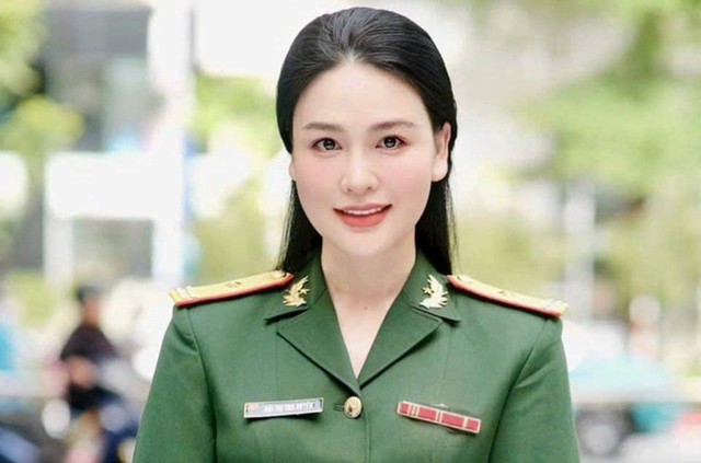 Nữ thạc sĩ &ndash; Trung t&aacute; qu&acirc;n đội 45 tuổi n&oacute;i thẳng: "Ch&uacute;ng kh&ocirc;ng l&agrave;m t&ocirc;i k&eacute;m gi&aacute; trị hơn"- Ảnh 2.