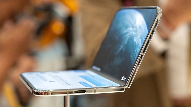 Lo nếp gấp iPhone Duo ngày càng lộ rõ? Đại diện Apple nói: “Hãy cứ kiểm chứng lời chúng tôi”- Ảnh 2.