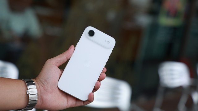 Cập nhật gi&aacute; iPhone trước thềm ra mắt iPhone 18: iPhone 17 Pro Max chạm đ&aacute;y, d&ograve;ng Air giảm s&acirc;u - Ảnh 3.
