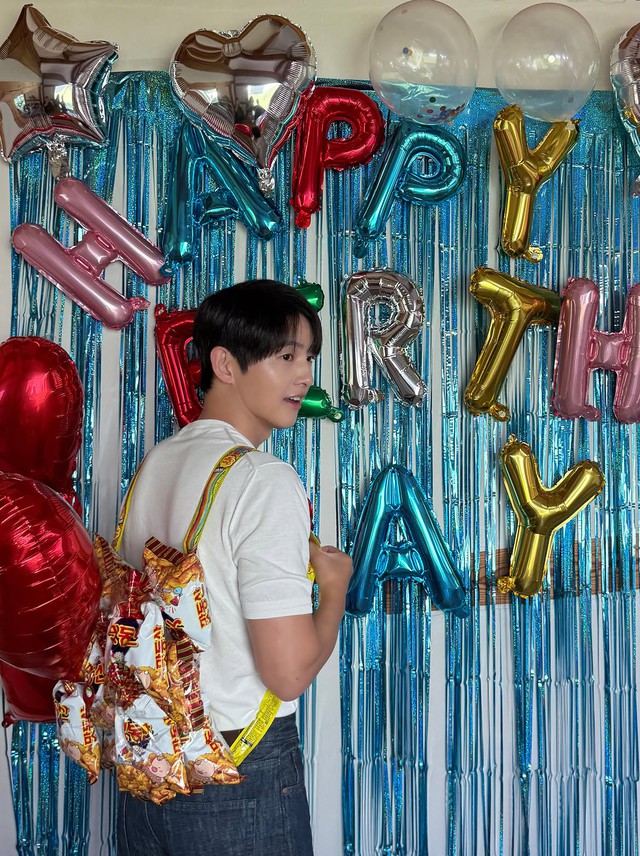 Song Joong Ki đ&oacute;n sinh nhật tuổi 41, để lộ 1 chi tiết quan trọng giữa tin ly h&ocirc;n vợ T&acirc;y bỏ 2 con nhỏ- Ảnh 2.