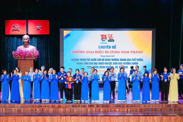 Tổng kết chương trình tập huấn cán bộ đoàn trường thpt, trung tâm GDNN- GDTX năm học 2026 - 2027: Bồi dưỡng kỹ năng, bật mở hành trình rực rỡ - Ảnh 3.