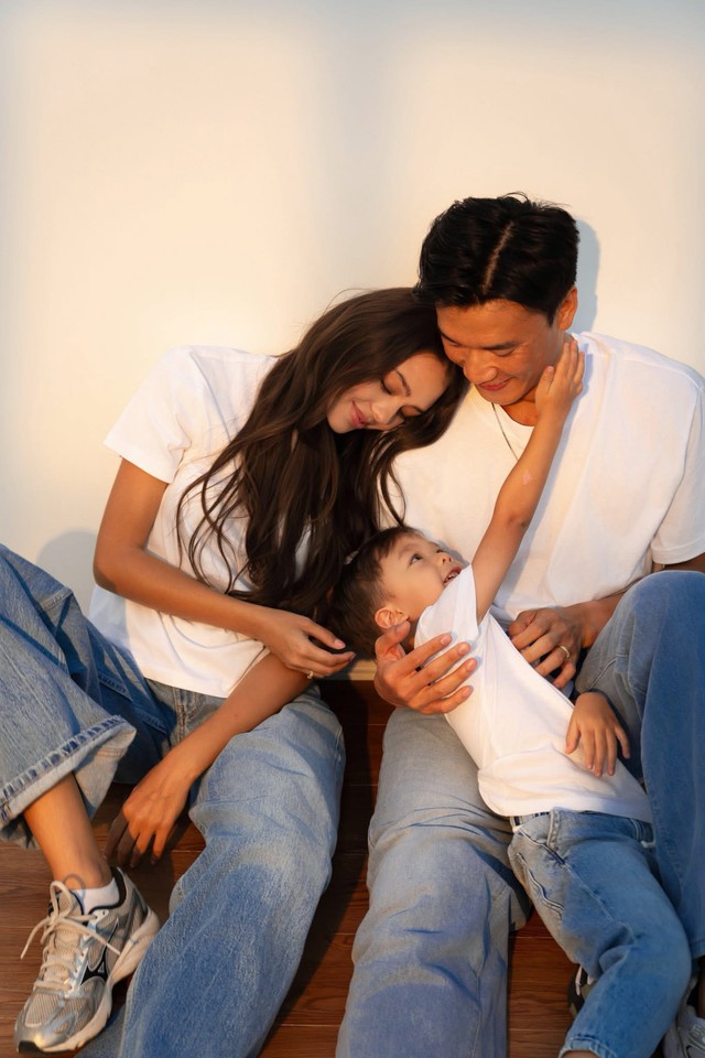 4 năm sau khi B&ugrave;i Tiến Dũng cưới n&agrave;ng mẫu t&acirc;y: C&ugrave;ng nhau vượt qua giai đoạn kh&oacute; khăn nhất  - Ảnh 2.