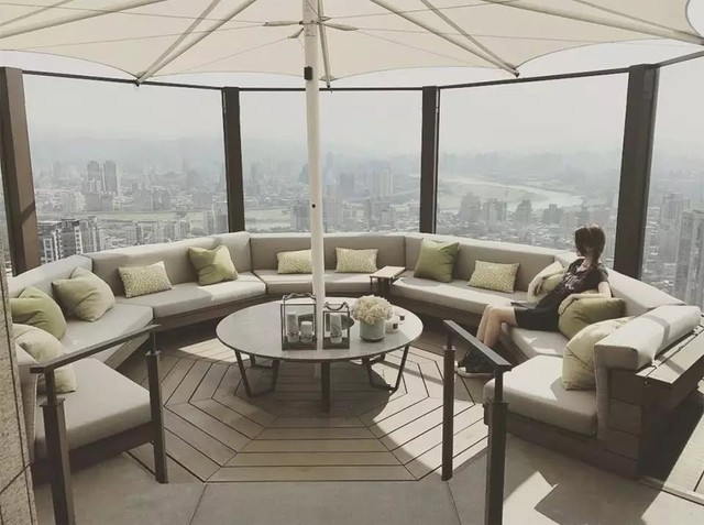 Căn penthouse "kh&ocirc;ng h&agrave;ng x&oacute;m" của "&ocirc;ng ho&agrave;ng Cpop" Ch&acirc;u Kiệt Lu&acirc;n - Ảnh 4.