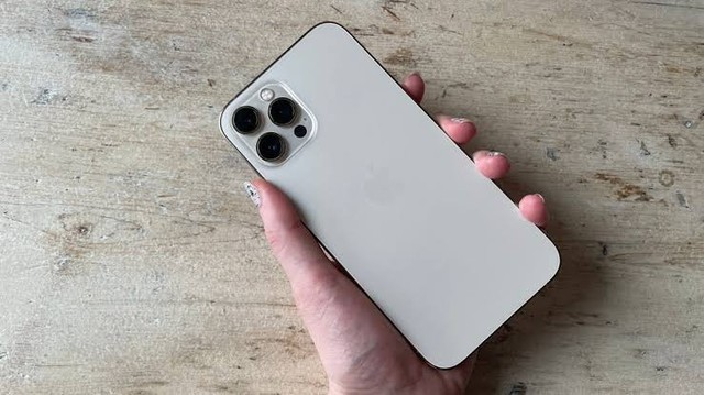 5 chiếc iPhone cũ giảm giá mạnh, đáng mua nhất sau khi iPhone 18 Pro Max ra mắt - Ảnh 5.