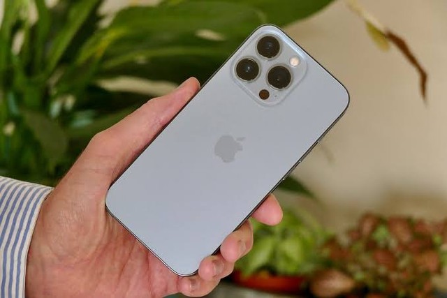 5 chiếc iPhone cũ giảm giá mạnh, đáng mua nhất sau khi iPhone 18 Pro Max ra mắt - Ảnh 3.
