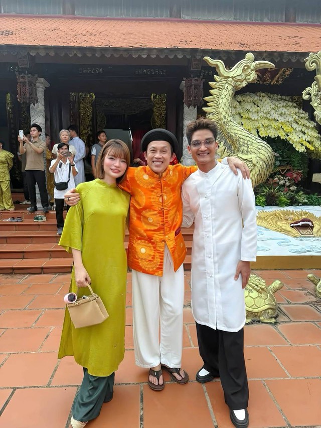 S&aacute;ng tỏ mối quan hệ của NS Ho&agrave;i Linh với Ho&agrave;i L&acirc;m ở nh&agrave; thờ Tổ 100 tỷ- Ảnh 3.