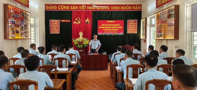 Sâu sát cơ sở, nắm chắc tư tưởng bộ đội tại các trạm ra đa Sư đoàn 375 - Ảnh 2.