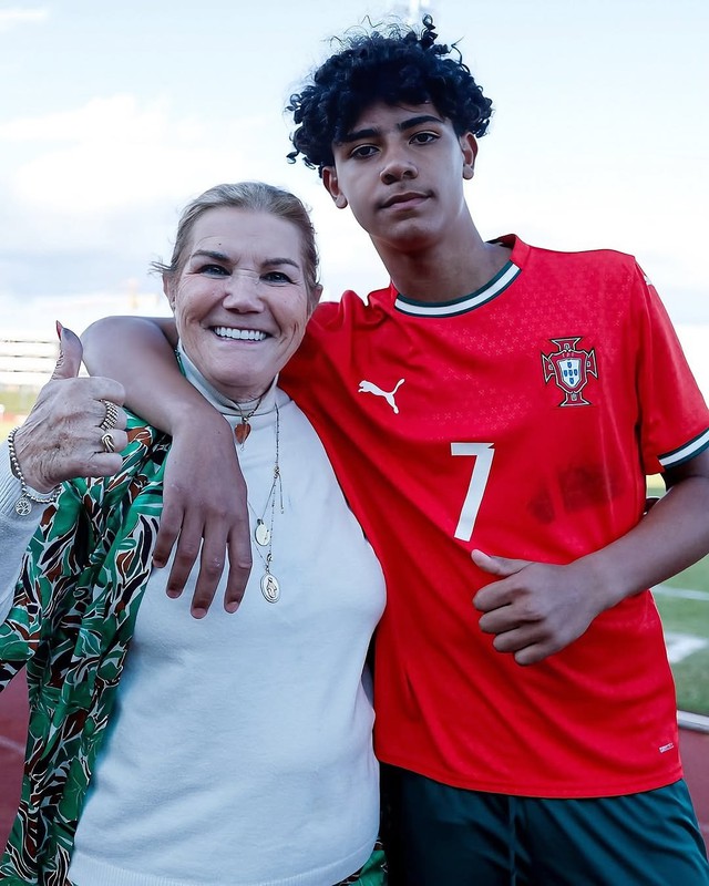 Con trai Ronaldo 16 tuổi cao 1m90, đ&atilde; ghi hơn 100 b&agrave;n thắng - Ảnh 3.