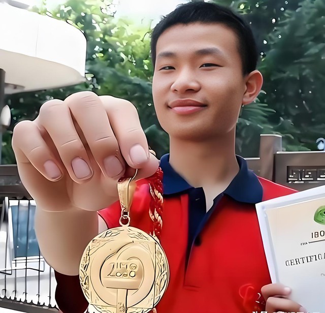 Thu nhập của "thần đồng To&aacute;n học" 2 lần gi&agrave;nh HCV Olympic quốc tế với số điểm tuyệt đối- Ảnh 1.