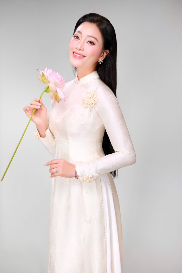 Huyền Trang và câu hỏi: Làm thế nào để âm nhạc dân gian không đứng ngoài thời đại? - Ảnh 2.