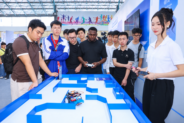 Samsung mang ngày hội công nghệ Samsung Innovation Campus – SIC Tech Day 2026 đến hơn 1.000 sinh viên Hà Nội - Ảnh 2.