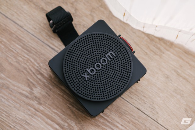 Trải nghiệm loa di động LG xboom Mini: B&eacute; 't&iacute; hon' m&agrave; c&oacute; v&otilde; phết!- Ảnh 1.