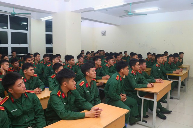 Một số giải n&acirc;ng cao chất lượng sinh hoạt l&atilde;nh đạo của chi bộ đại đội quản l&yacute; học vi&ecirc;n ở đảng bộ Trường Sĩ quan Ch&iacute;nh trị hiện nay - Ảnh 1.