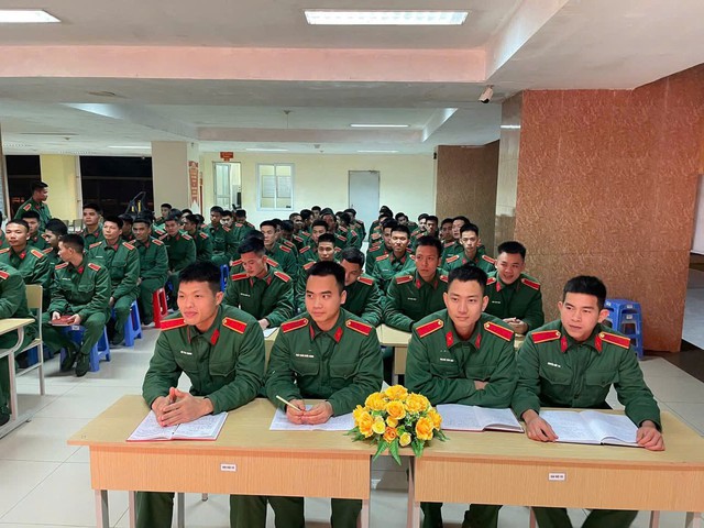 Một số giải n&acirc;ng cao chất lượng sinh hoạt l&atilde;nh đạo của chi bộ đại đội quản l&yacute; học vi&ecirc;n ở đảng bộ Trường Sĩ quan Ch&iacute;nh trị hiện nay - Ảnh 2.
