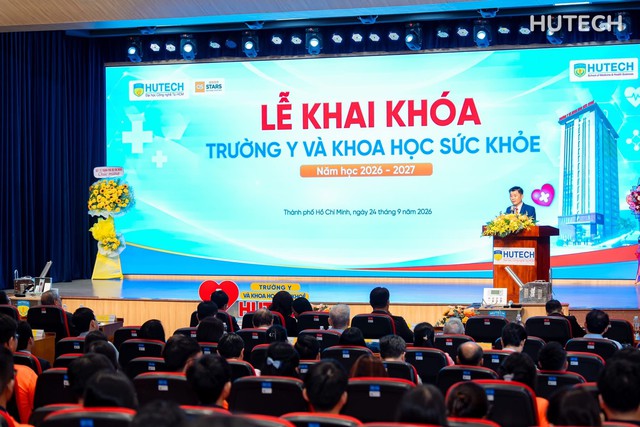 Trường Y và Khoa học Sức khỏe HUTECH khai khóa năm học mới - Ảnh 1.
