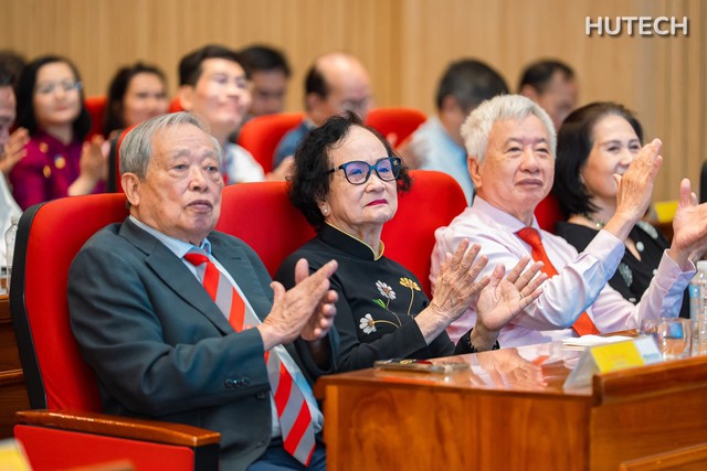 Trường Y và Khoa học Sức khỏe HUTECH khai khóa năm học mới - Ảnh 5.
