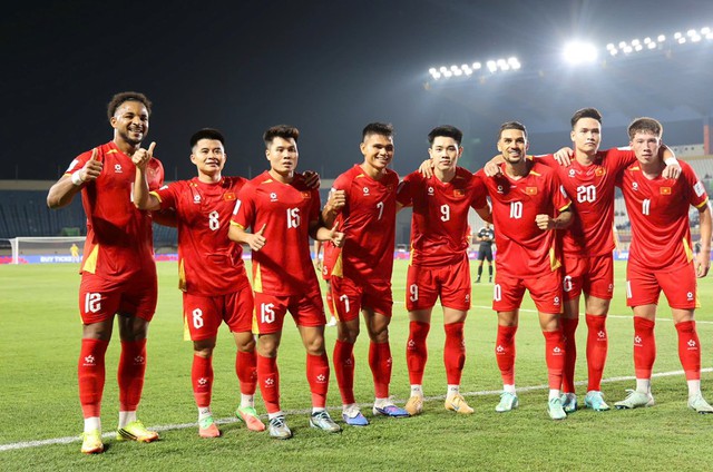Tin tổng hợp 24h qua: Tổng B&iacute; thư, Chủ tịch nước T&ocirc; L&acirc;m gặp gỡ c&aacute;n bộ, nh&acirc;n vi&ecirc;n Đại sứ qu&aacute;n v&agrave; cộng đồng người Việt Nam tại Canada; Th&uacute;c đẩy hợp t&aacute;c th&ocirc;ng tin, truyền th&ocirc;ng giữa Qu&acirc;n đội Việt Nam v&agrave; Algeria - Ảnh 4.