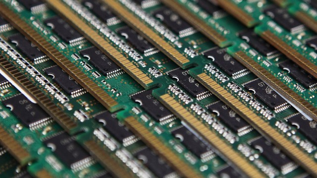 RAM laptop tăng gi&aacute; gấp 6 lần trong một năm- Ảnh 2.