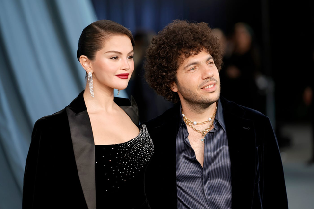 Dậy s&oacute;ng tin Selena Gomez livestream tuy&ecirc;n bố ly h&ocirc;n trong nước mắt v&igrave; bị chồng "cắm sừng", tiểu tam l&agrave; nữ TikToker 21 tuổi? - Ảnh 2.