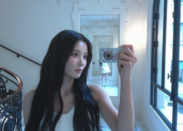 Vì sao một việc làm buổi sáng giúp Kim Yoo Jung thu gọn mặt?- Ảnh 4.