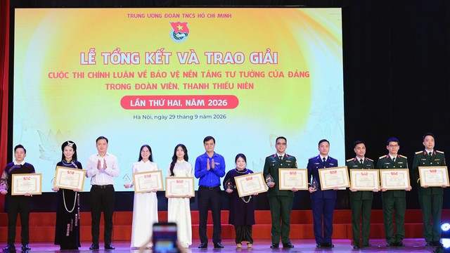 Trung ương Đoàn trao giải Cuộc thi Chính luận về bảo vệ nền tảng tư tưởng của Đảng trong đoàn viên, thanh thiếu niên - Ảnh 4.