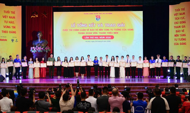 Trung ương Đoàn trao giải Cuộc thi Chính luận về bảo vệ nền tảng tư tưởng của Đảng trong đoàn viên, thanh thiếu niên - Ảnh 7.