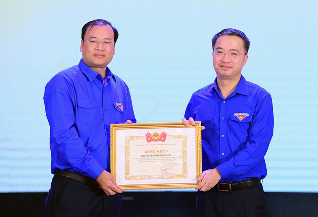 Trung ương Đoàn trao giải Cuộc thi Chính luận về bảo vệ nền tảng tư tưởng của Đảng trong đoàn viên, thanh thiếu niên - Ảnh 3.