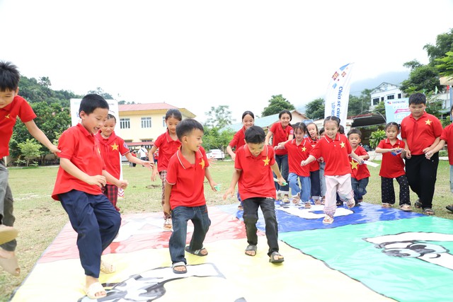 Chia sẻ cùng thầy cô 2026: Mang “Lớp học reo vui” đến với các em học sinh miền núi - Ảnh 4.