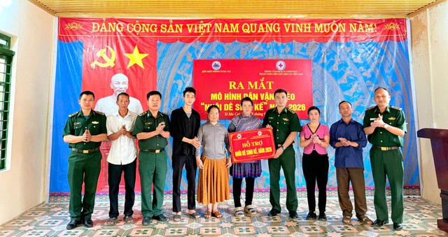 Đồn Biên phòng Si Ma Cai triển khai mô hình “nuôi dê sinh kế” giúp dân thoát nghèo - Ảnh 1.