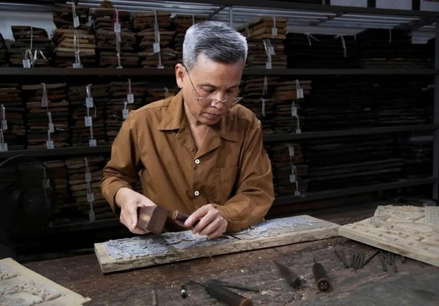 Nghệ nhân Ưu tú Nguyễn Đăng Tâm - Hơn 3 thập kỷ giữ hồn tranh Đông Hồ - Ảnh 1.