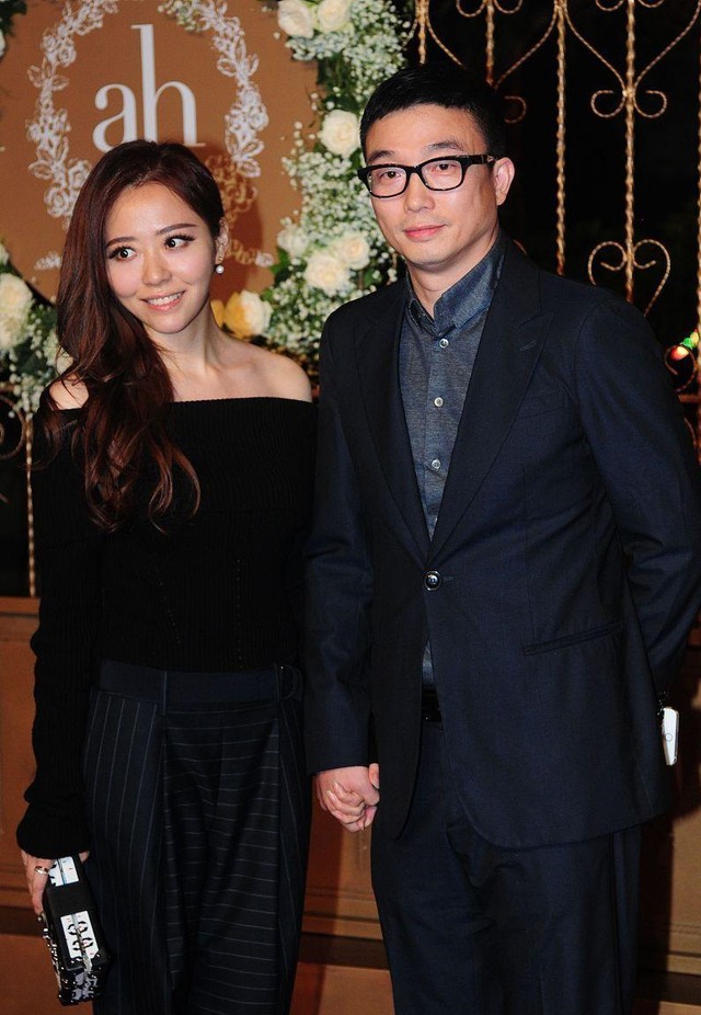 Đ&aacute;m cưới từng thu h&uacute;t 6 tỷ lượt theo d&otilde;i: Ch&iacute;nh chủ ly h&ocirc;n, nhiều cặp đ&ocirc;i tham dự cũng "đường ai nấy đi"- Ảnh 5.
