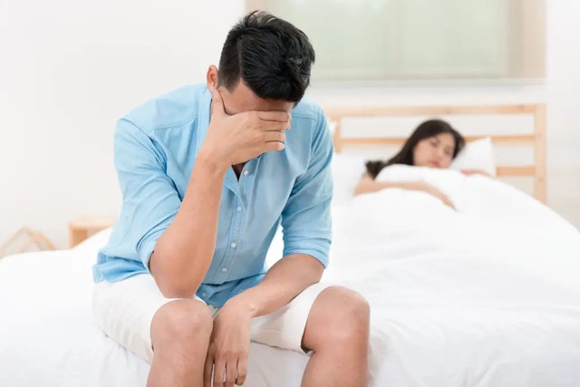 Nhiều nam giới trẻ gặp trục trặc trong ‘chuyện ấy’ dù cơ thể khỏe mạnh: Bác sĩ chỉ ra ‘thủ phạm’ ít ai ngờ- Ảnh 1.