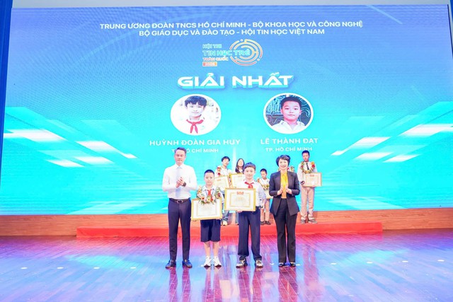 Rạng rỡ trí tuệ trẻ: Thành phố Hồ Chí Minh xuất sắc đạt giải Nhất toàn đoàn Hội thi Tin học trẻ toàn quốc 2026 - Ảnh 1.