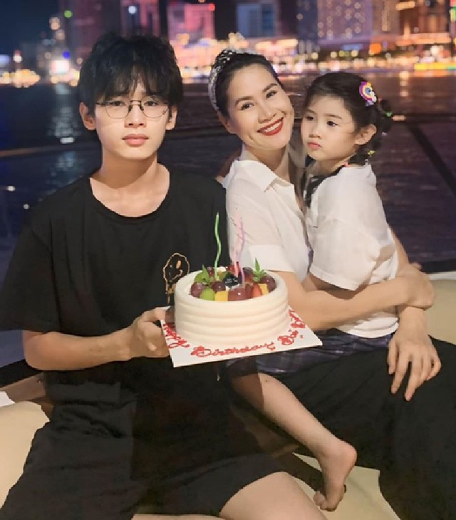Mẹ đơn th&acirc;n chuy&ecirc;n đ&oacute;ng ph&uacute; b&agrave;: "To&agrave;n đồ giả th&ocirc;i" - Ảnh 1.