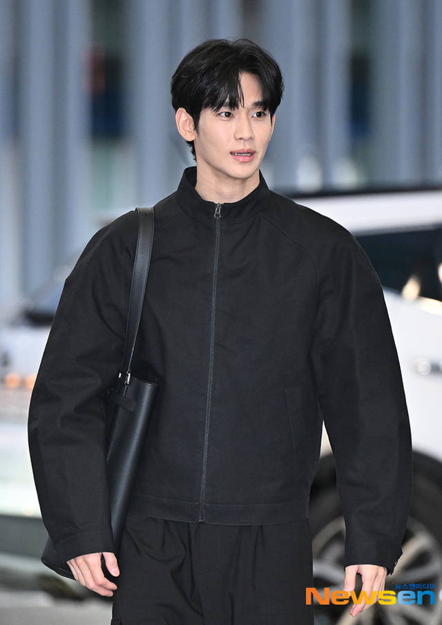 Sự trở lại hoành tráng của Kim Soo Hyun - Ảnh 3.